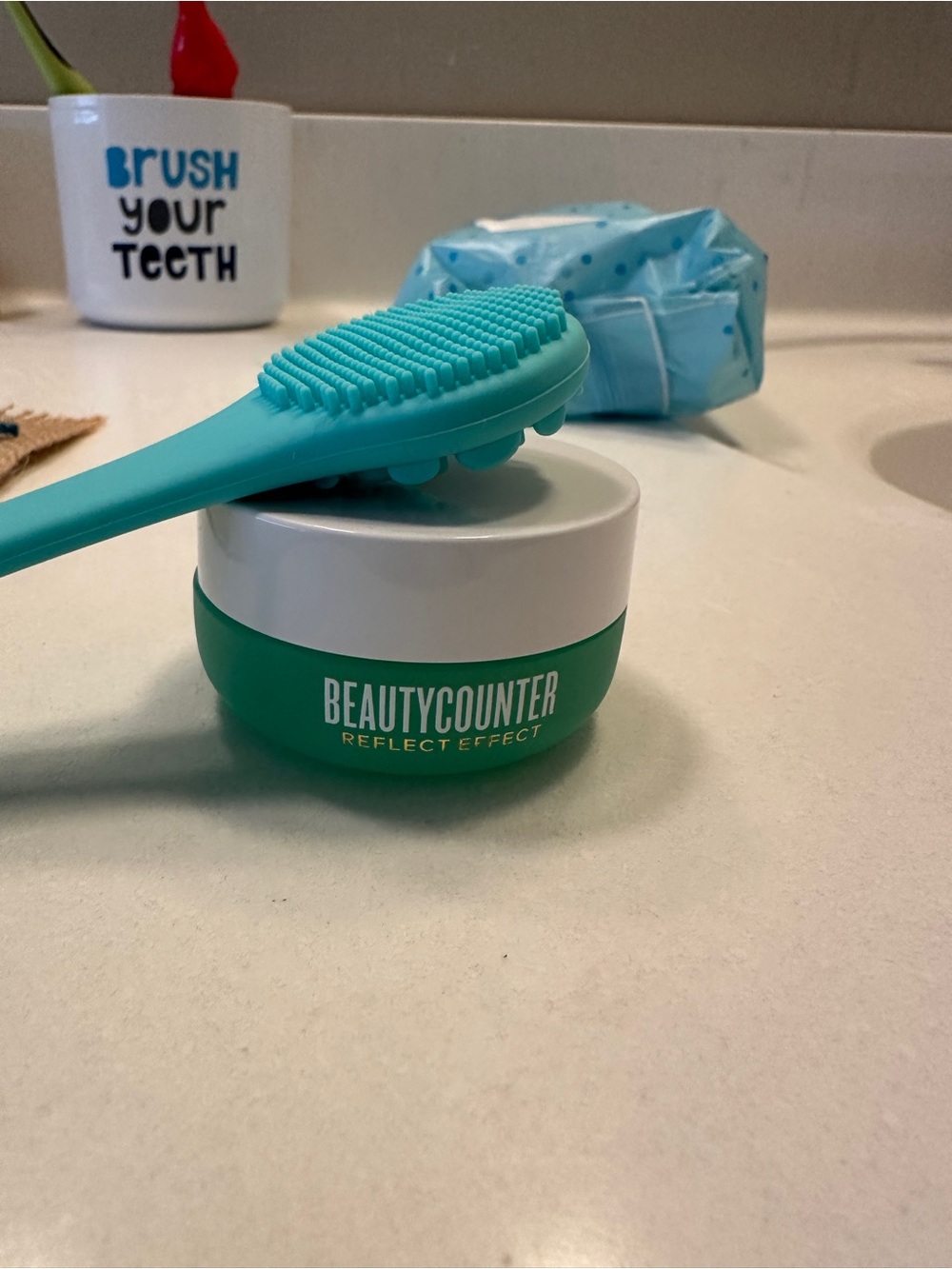 Beauty counter facial mask and applicator